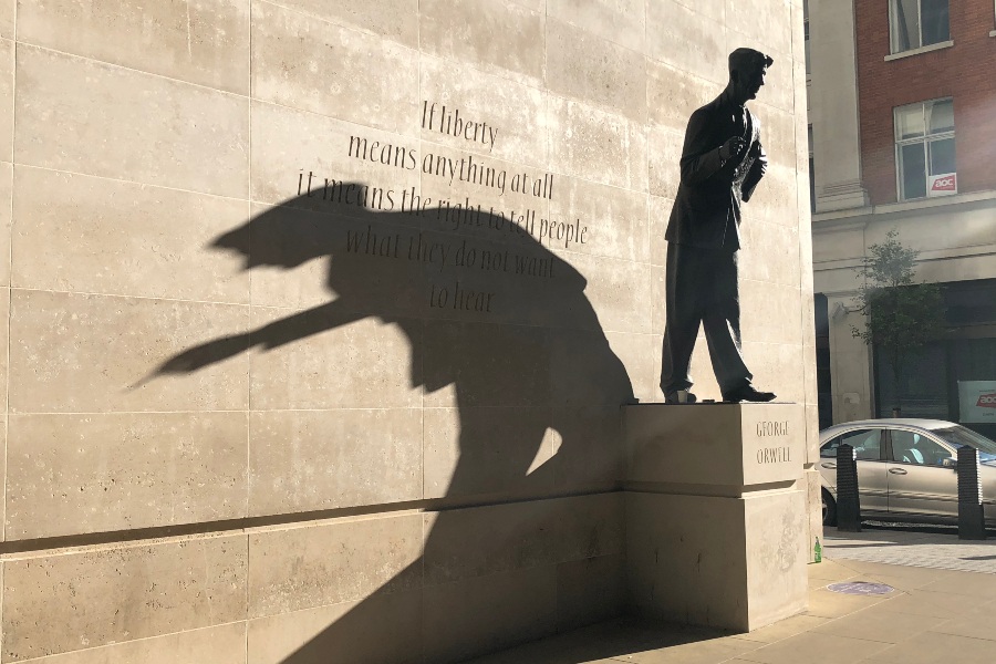 George Orwell. Estatua Broadcasting House en Londres. © CC/Ben Sutherland
